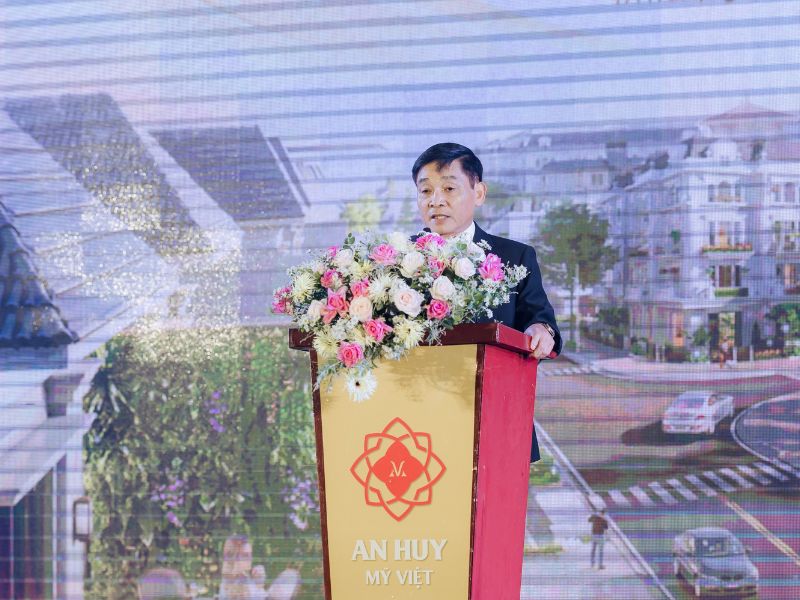 kick off an huy group